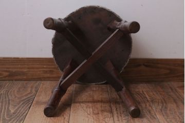 アンティーク家具　和製アンティーク　古い木の上品なクッション座面スツール