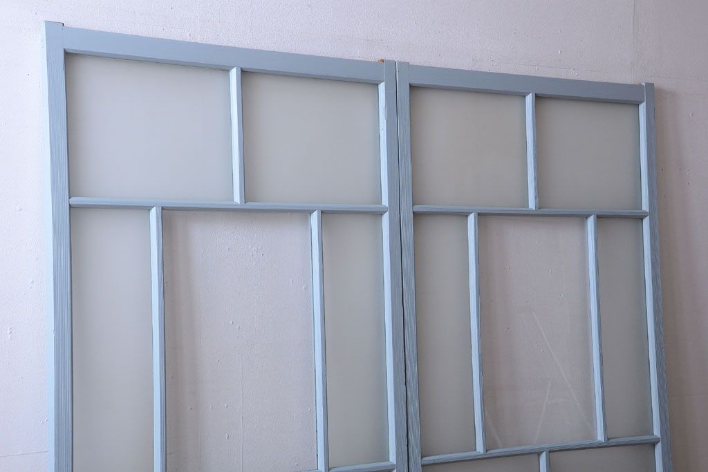 アンティーク　すりガラス入り!淡い水色ペイントのガラス引き戸2枚セット