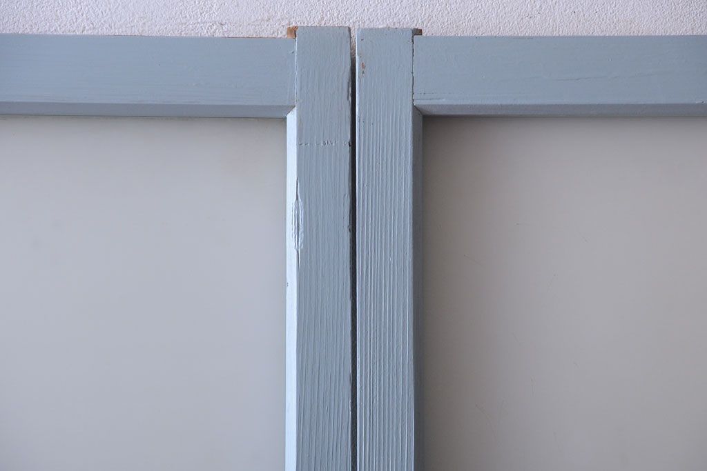 アンティーク　すりガラス入り!淡い水色ペイントのガラス引き戸2枚セット