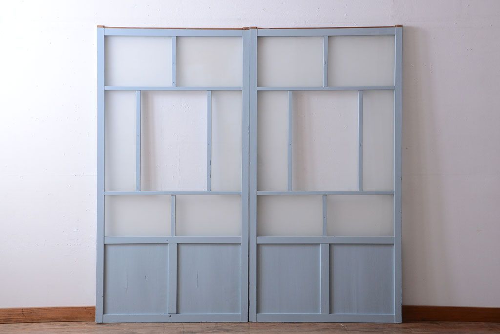 アンティーク　すりガラス入り!淡い水色ペイントのガラス引き戸2枚セット