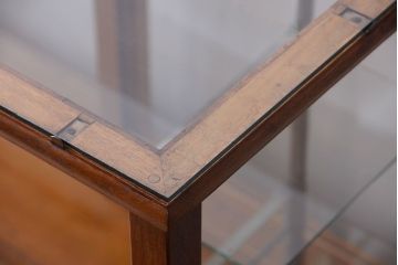 アンティーク家具　和製アンティーク　丸脚付き!古いナラ材の大きなガラスケース(ショーケース)