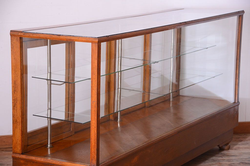 アンティーク家具　和製アンティーク　丸脚付き!古いナラ材の大きなガラスケース(ショーケース)