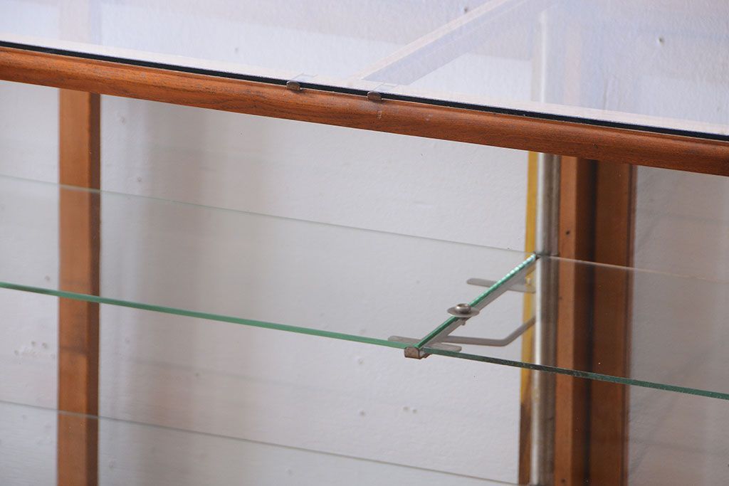 アンティーク家具　和製アンティーク　丸脚付き!古いナラ材の大きなガラスケース(ショーケース)