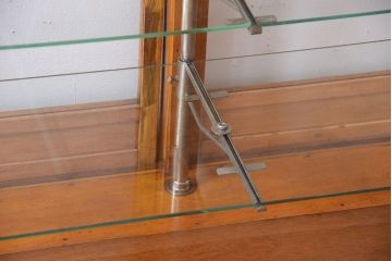 アンティーク家具　和製アンティーク　丸脚付き!古いナラ材の大きなガラスケース(ショーケース)