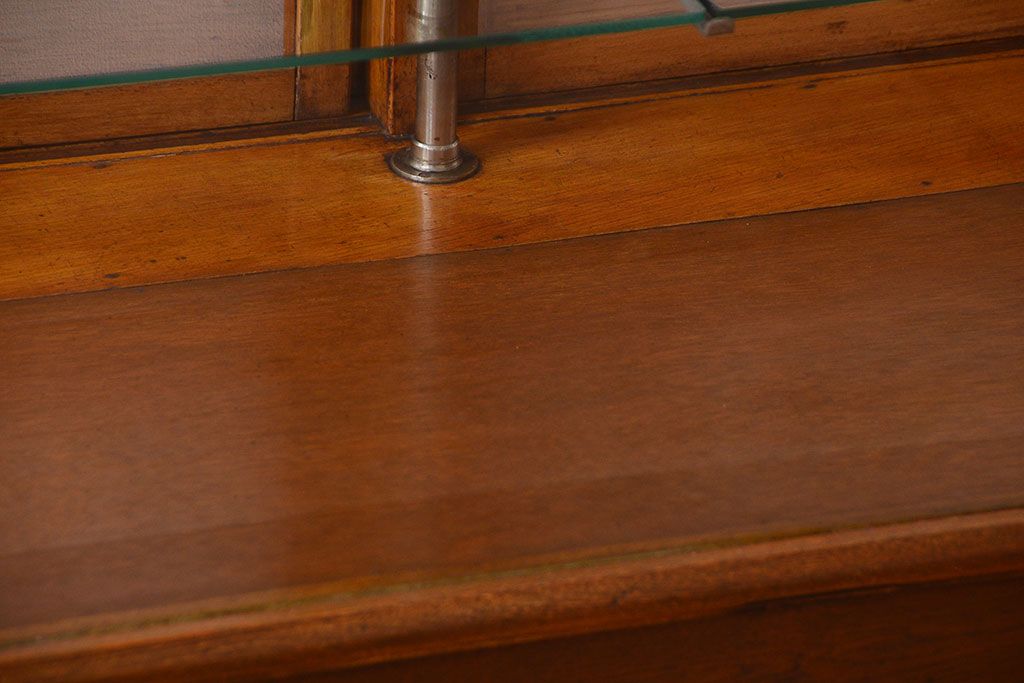 アンティーク家具　和製アンティーク　丸脚付き!古いナラ材の大きなガラスケース(ショーケース)