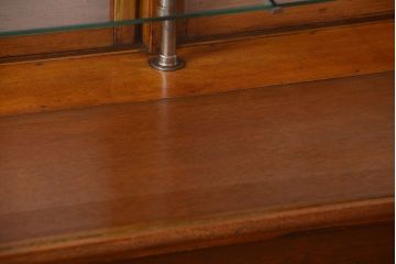 アンティーク家具　和製アンティーク　丸脚付き!古いナラ材の大きなガラスケース(ショーケース)