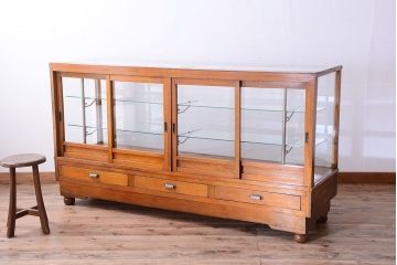 アンティーク家具　和製アンティーク　丸脚付き!古いナラ材の大きなガラスケース(ショーケース)