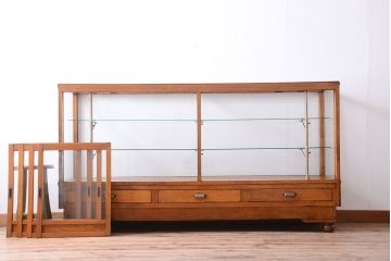 アンティーク家具　和製アンティーク　丸脚付き!古いナラ材の大きなガラスケース(ショーケース)