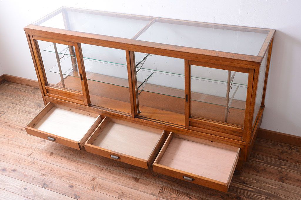 アンティーク家具　和製アンティーク　丸脚付き!古いナラ材の大きなガラスケース(ショーケース)