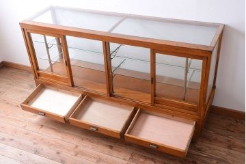 アンティーク家具　和製アンティーク　丸脚付き!古いナラ材の大きなガラスケース(ショーケース)