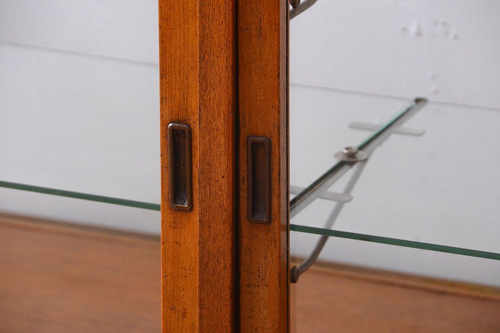 アンティーク家具　和製アンティーク　丸脚付き!古いナラ材の大きなガラスケース(ショーケース)