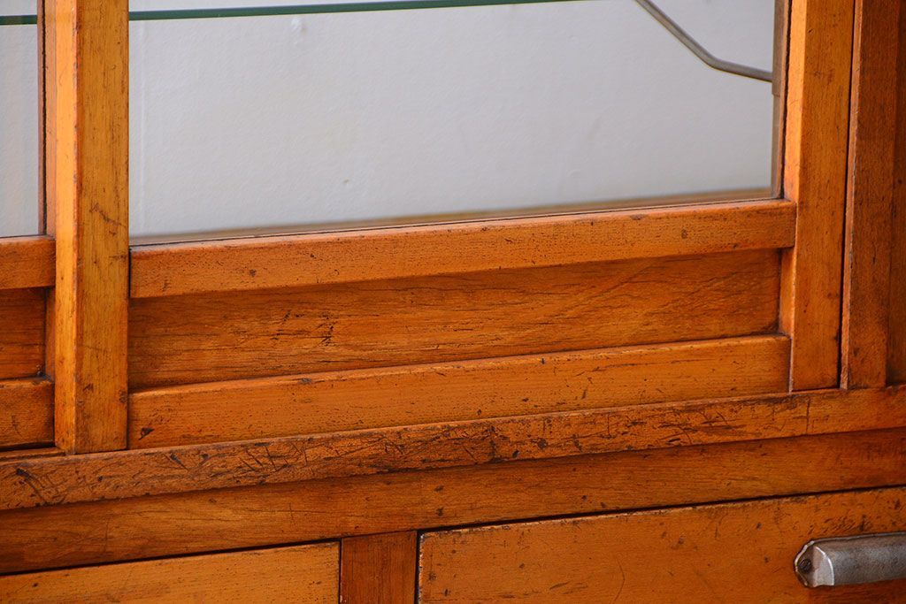 アンティーク家具　和製アンティーク　丸脚付き!古いナラ材の大きなガラスケース(ショーケース)