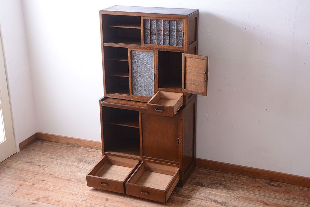 レトロ家具　昭和レトロ　作業台付き!ダイヤガラス引き戸の古いナラ材製アンティーク食器棚(カップボード)