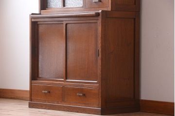 レトロ家具　昭和レトロ　作業台付き!ダイヤガラス引き戸の古いナラ材製アンティーク食器棚(カップボード)