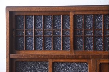 レトロ家具　昭和レトロ　作業台付き!ダイヤガラス引き戸の古いナラ材製アンティーク食器棚(カップボード)