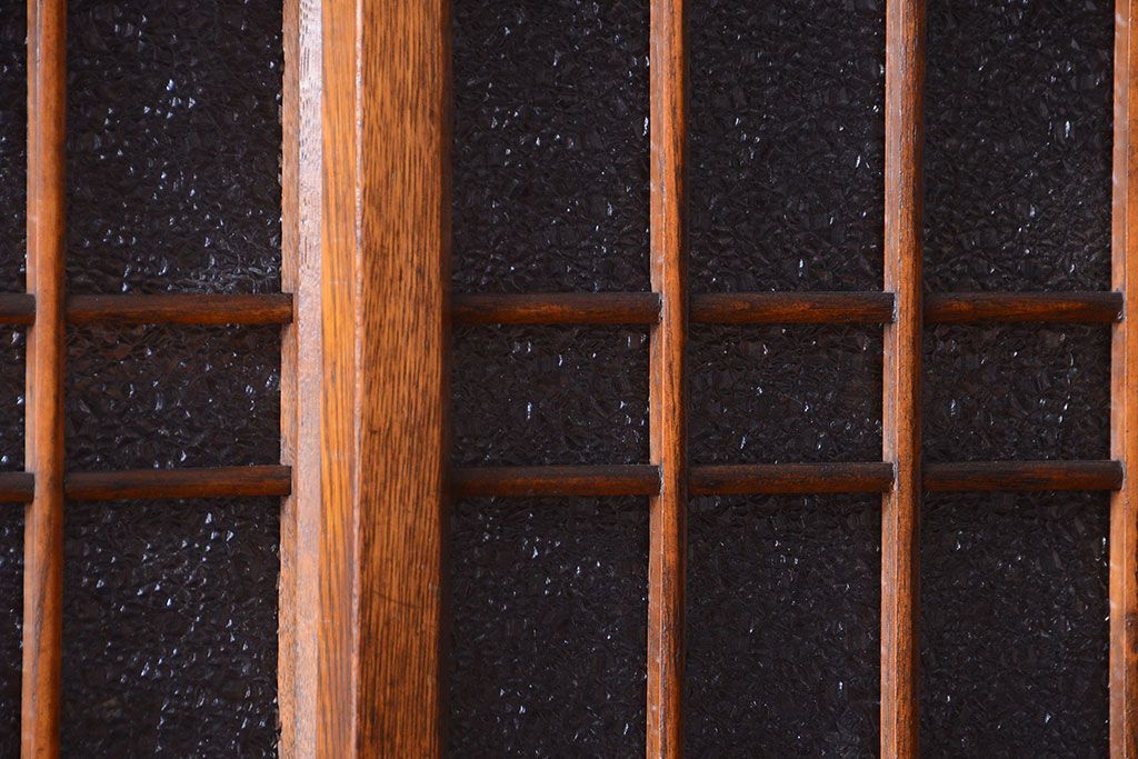 レトロ家具　昭和レトロ　作業台付き!ダイヤガラス引き戸の古いナラ材製アンティーク食器棚(カップボード)