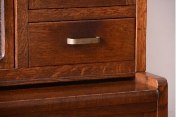 レトロ家具　昭和レトロ　作業台付き!ダイヤガラス引き戸の古いナラ材製アンティーク食器棚(カップボード)