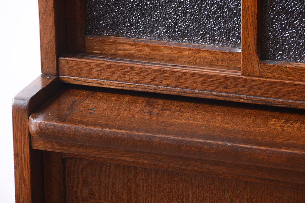 レトロ家具　昭和レトロ　作業台付き!ダイヤガラス引き戸の古いナラ材製アンティーク食器棚(カップボード)