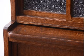 レトロ家具　昭和レトロ　作業台付き!ダイヤガラス引き戸の古いナラ材製アンティーク食器棚(カップボード)