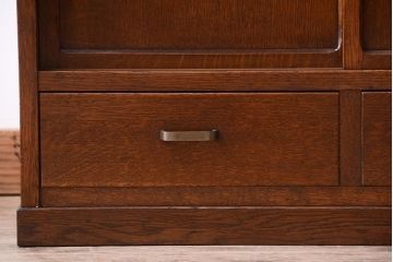 レトロ家具　昭和レトロ　作業台付き!ダイヤガラス引き戸の古いナラ材製アンティーク食器棚(カップボード)