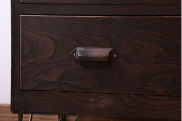 アンティーク家具　和製アンティーク　前面栗材!鉄脚付きローチェスト(1)
