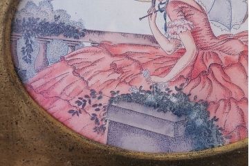 アンティーク雑貨　イギリスビンテージ　壁掛け絵画　フレーム(赤いドレスの女性)