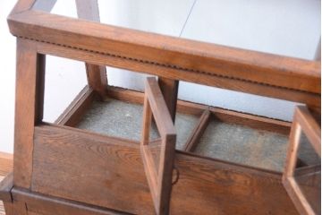 アンティーク家具　和製アンティーク　高級品!古いナラ材の上質なショーケース(ガラスケース)