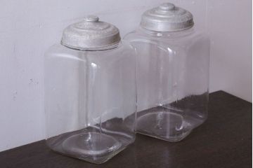 アンティーク雑貨　昭和レトロ　古い駄菓子屋のガラス瓶(ビン)2個セット