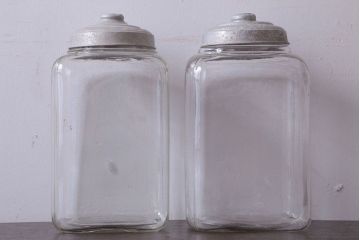 アンティーク雑貨　昭和レトロ　古い駄菓子屋のガラス瓶(ビン)2個セット