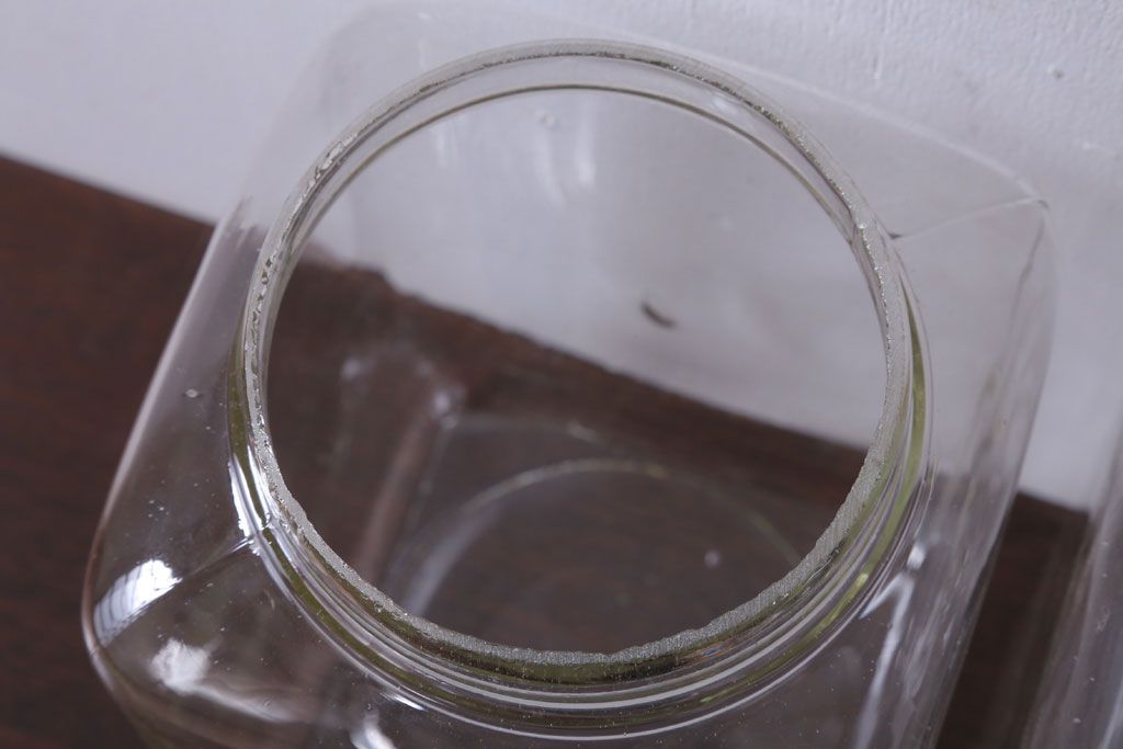 アンティーク雑貨　昭和レトロ　古い駄菓子屋のガラス瓶(ビン)2個セット