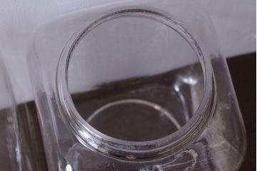 アンティーク雑貨　昭和レトロ　古い駄菓子屋のガラス瓶(ビン)2個セット