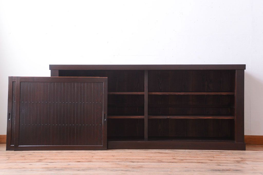 アンティーク家具　古民具・骨董　和モダンスタイル!縦桟引き戸の六尺水屋箪笥サイドボード