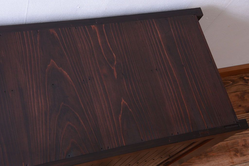 アンティーク家具　古民具・骨董　和モダンスタイル!縦桟引き戸の六尺水屋箪笥サイドボード