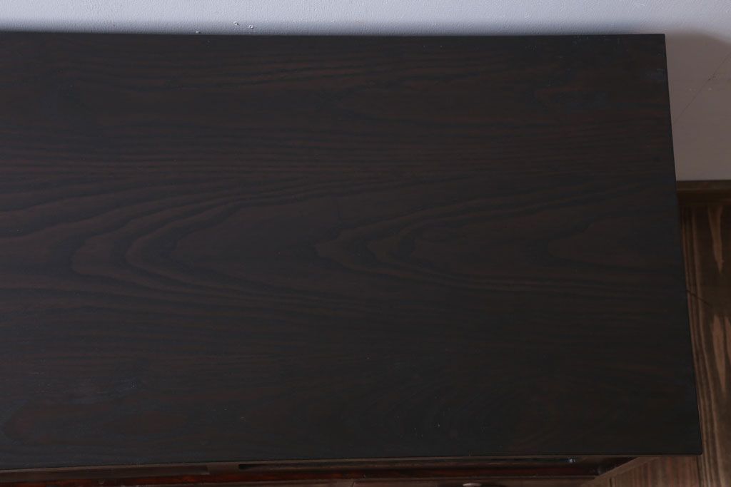 アンティーク家具　和製アンティーク　鉄脚付き!結霜ガラス引き戸のローボード