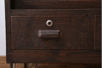 アンティーク家具　和製アンティーク　鉄脚付き!結霜ガラス引き戸のローボード