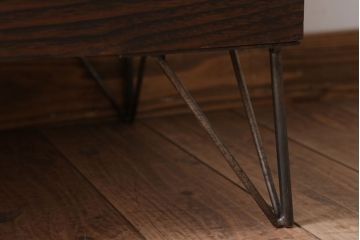 アンティーク家具　和製アンティーク　鉄脚付き!結霜ガラス引き戸のローボード