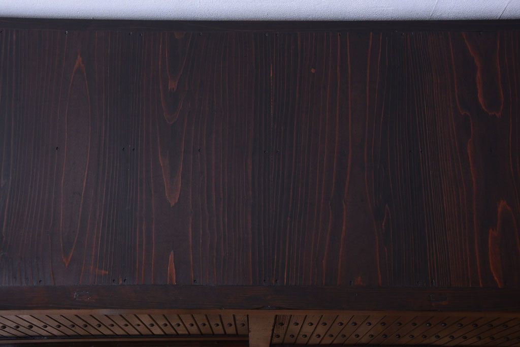 アンティーク家具　古民具・骨董　和モダンスタイル!縦桟引き戸の水屋箪笥サイドボード(2)