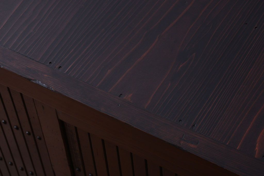 アンティーク家具　古民具・骨董　和モダンスタイル!縦桟引き戸の水屋箪笥サイドボード(2)