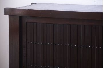 アンティーク家具　古民具・骨董　和モダンスタイル!縦桟引き戸の水屋箪笥サイドボード(2)