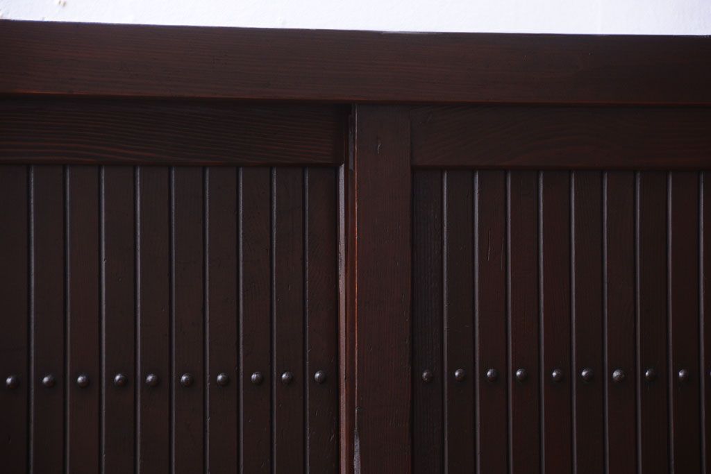 アンティーク家具　古民具・骨董　和モダンスタイル!縦桟引き戸の水屋箪笥サイドボード(2)