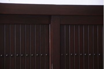 アンティーク家具　古民具・骨董　和モダンスタイル!縦桟引き戸の水屋箪笥サイドボード(2)