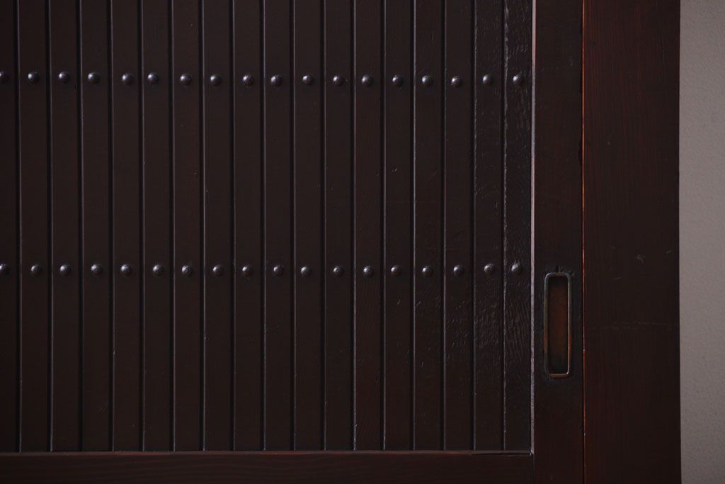 アンティーク家具　古民具・骨董　和モダンスタイル!縦桟引き戸の水屋箪笥サイドボード(2)