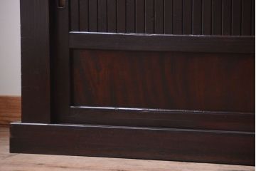 アンティーク家具　古民具・骨董　和モダンスタイル!縦桟引き戸の水屋箪笥サイドボード(2)