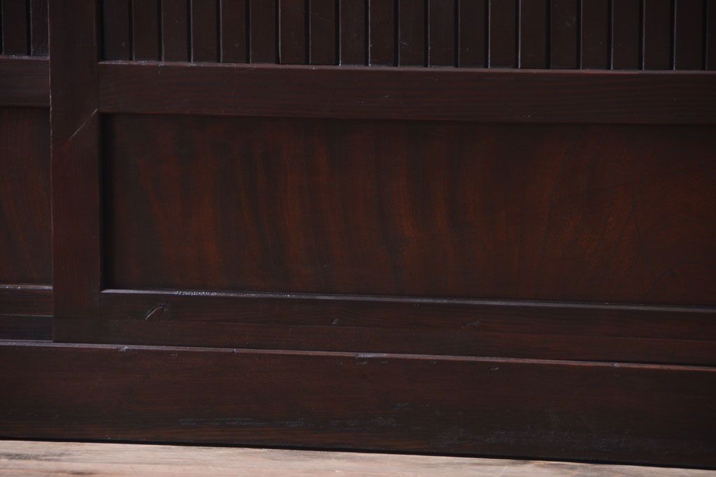 アンティーク家具　古民具・骨董　和モダンスタイル!縦桟引き戸の水屋箪笥サイドボード(2)