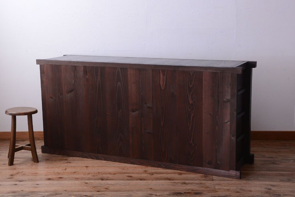 アンティーク家具　古民具・骨董　和モダンスタイル!縦桟引き戸の水屋箪笥サイドボード(2)