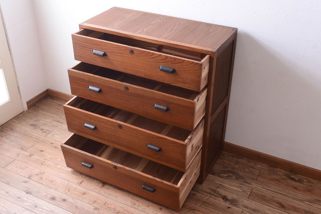 アンティーク家具　和製アンティーク　前面欅材!和モダンな4杯チェスト(衣装箪笥)