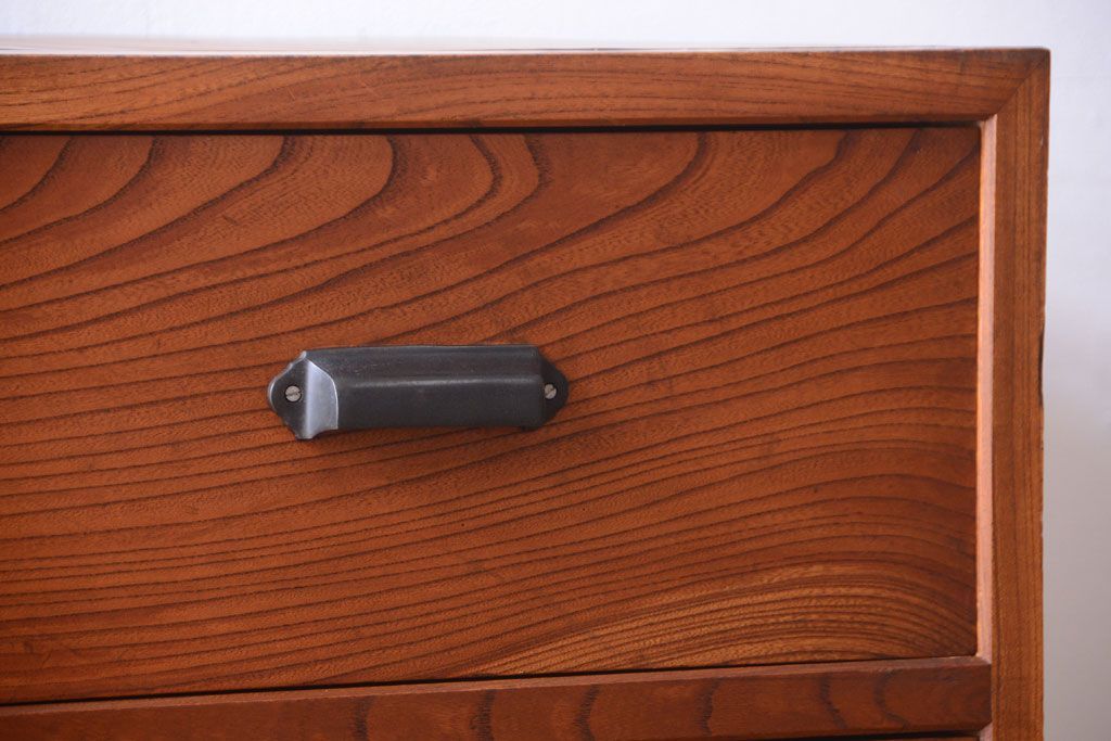 アンティーク家具　和製アンティーク　前面欅材!和モダンな4杯チェスト(衣装箪笥)