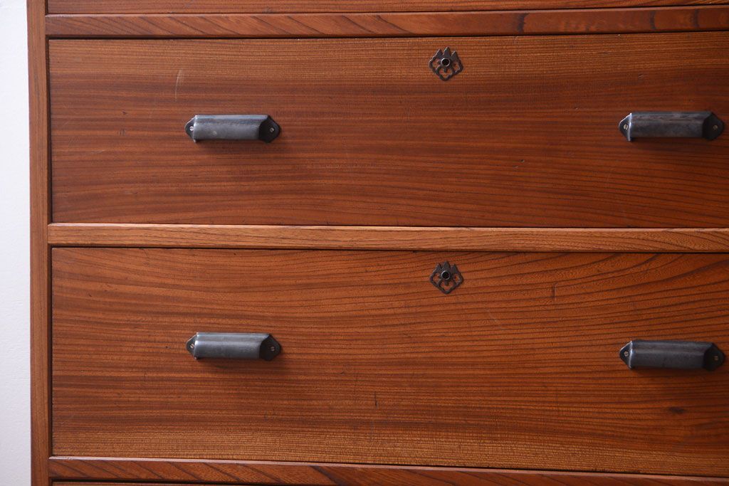 アンティーク家具　和製アンティーク　前面欅材!和モダンな4杯チェスト(衣装箪笥)