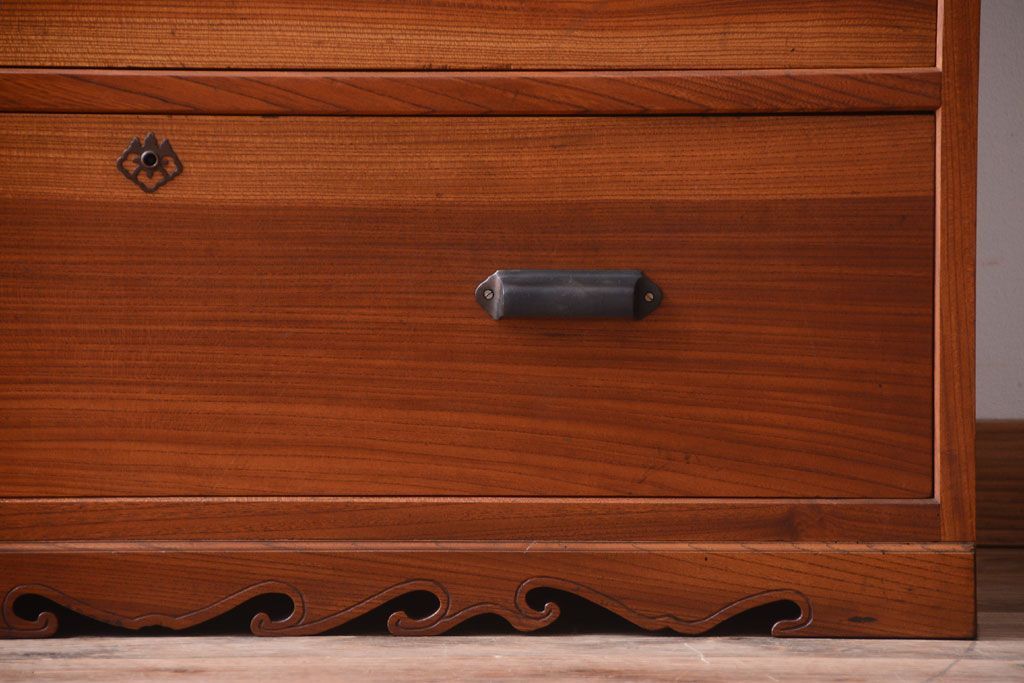 アンティーク家具　和製アンティーク　前面欅材!和モダンな4杯チェスト(衣装箪笥)