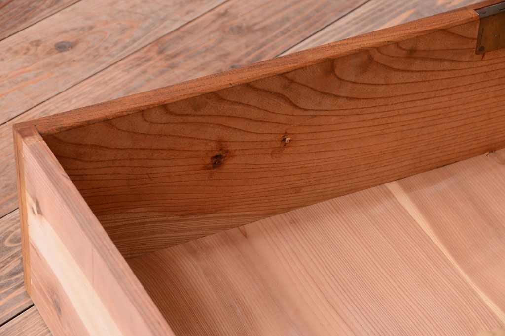 アンティーク家具　和製アンティーク　前面欅材!和モダンな4杯チェスト(衣装箪笥)